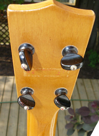 Lyra head, tuners